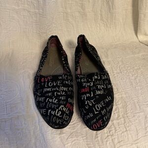 TOMS Vegan Let Love Rule Classic Slip-ons Size 8.5